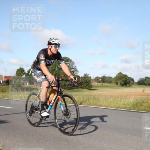 25.08.2024 - Elbe Triathlon Hamburg Fuchs,  Jonas http://msf.ph/oto/6829169 25.08.2024 09:39:40 Radfahren 1850, 295, 338, 93 meine-sportfotos.de