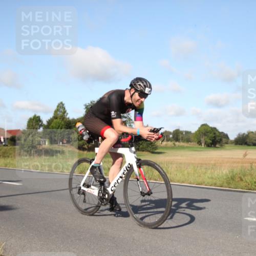 25.08.2024 - Elbe Triathlon Hamburg Fuchs,  Jonas http://msf.ph/oto/6829172 25.08.2024 09:39:45 Radfahren 295, 338, 93, 122, 237, 414 meine-sportfotos.de