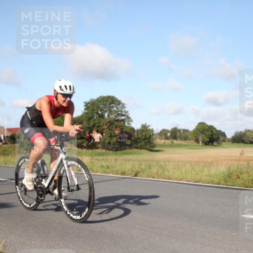 25.08.2024 - Elbe Triathlon Hamburg Fuchs,  Jonas http://msf.ph/oto/6829179 25.08.2024 09:39:49 Radfahren 338, 93, 122, 237, 414, 117, 283 meine-sportfotos.de