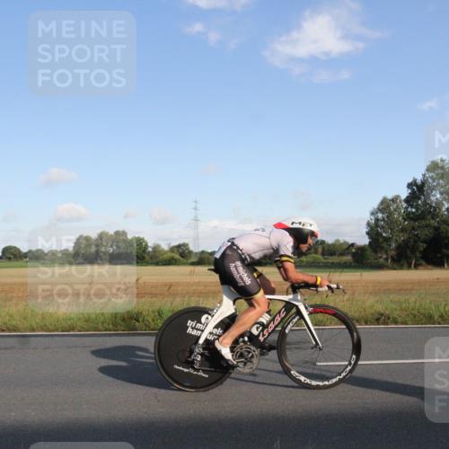 25.08.2024 - Elbe Triathlon Hamburg Fuchs,  Jonas http://msf.ph/oto/6829184 25.08.2024 09:04:29 Radfahren 73 meine-sportfotos.de