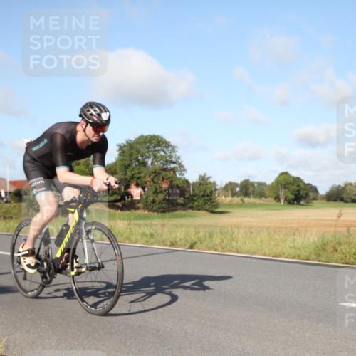 25.08.2024 - Elbe Triathlon Hamburg Fuchs,  Jonas http://msf.ph/oto/6829211 25.08.2024 09:40:05 Radfahren 284, 363, 161, 408, 174 meine-sportfotos.de