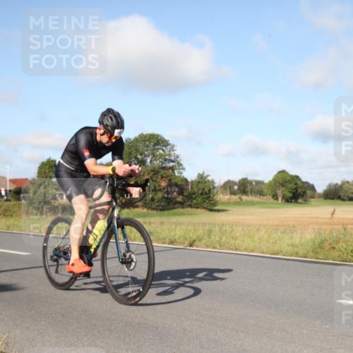 25.08.2024 - Elbe Triathlon Hamburg Fuchs,  Jonas http://msf.ph/oto/6829237 25.08.2024 09:40:35 Radfahren 194, 452, 205 meine-sportfotos.de