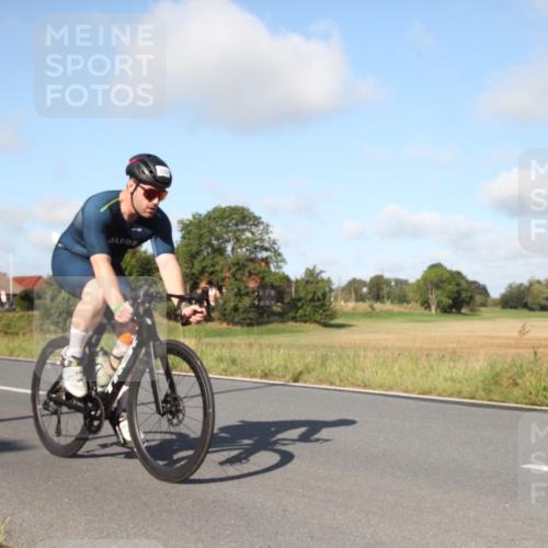 25.08.2024 - Elbe Triathlon Hamburg Fuchs,  Jonas http://msf.ph/oto/6829258 25.08.2024 09:40:50 Radfahren 238, 128, 252, 230, 318, 217 meine-sportfotos.de
