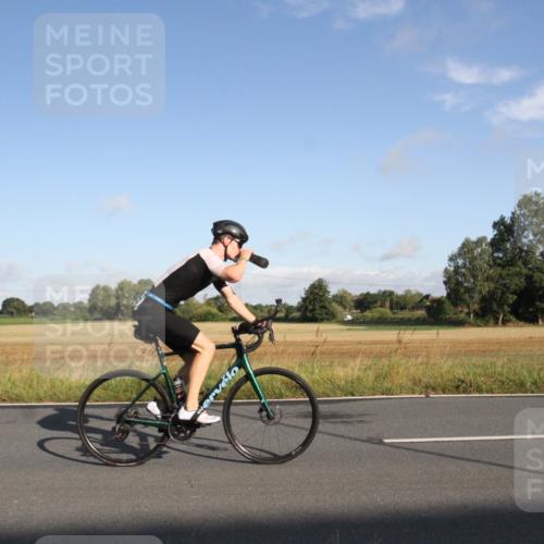 25.08.2024 - Elbe Triathlon Hamburg Fuchs,  Jonas http://msf.ph/oto/6829273 25.08.2024 09:07:25 Radfahren 190, 48, 308, 203, 100, 298, 159 meine-sportfotos.de