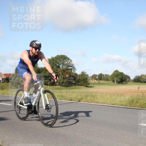 25.08.2024 - Elbe Triathlon Hamburg Fuchs,  Jonas http://msf.ph/oto/6829276 25.08.2024 09:41:03 Radfahren 210, 303, 244, 443 meine-sportfotos.de