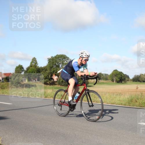 25.08.2024 - Elbe Triathlon Hamburg Fuchs,  Jonas http://msf.ph/oto/6829283 25.08.2024 09:41:03 Radfahren 210, 303, 244, 443 meine-sportfotos.de