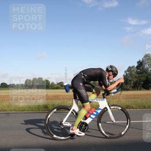 25.08.2024 - Elbe Triathlon Hamburg Fuchs,  Jonas http://msf.ph/oto/6829293 25.08.2024 09:07:41 Radfahren 99, 37, 39, 89 meine-sportfotos.de