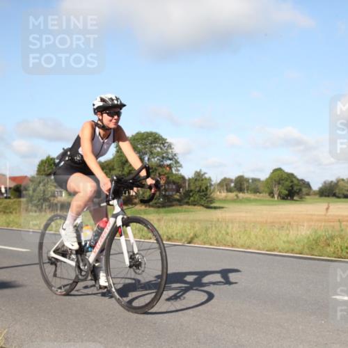 25.08.2024 - Elbe Triathlon Hamburg Fuchs,  Jonas http://msf.ph/oto/6829330 25.08.2024 09:41:29 Radfahren 470, 368, 370, 222 meine-sportfotos.de