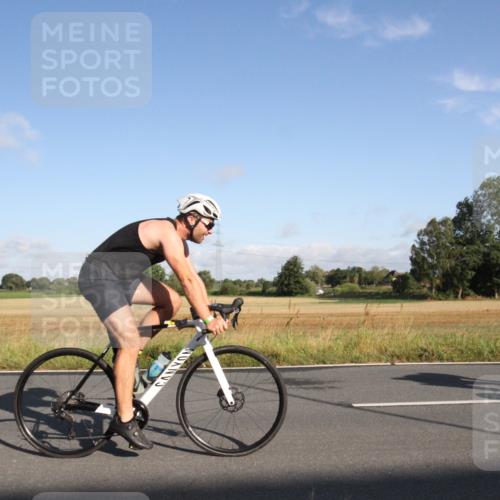 25.08.2024 - Elbe Triathlon Hamburg Fuchs,  Jonas http://msf.ph/oto/6829353 25.08.2024 09:08:16 Radfahren 167, 274, 204, 275, 236, 42, 153 meine-sportfotos.de