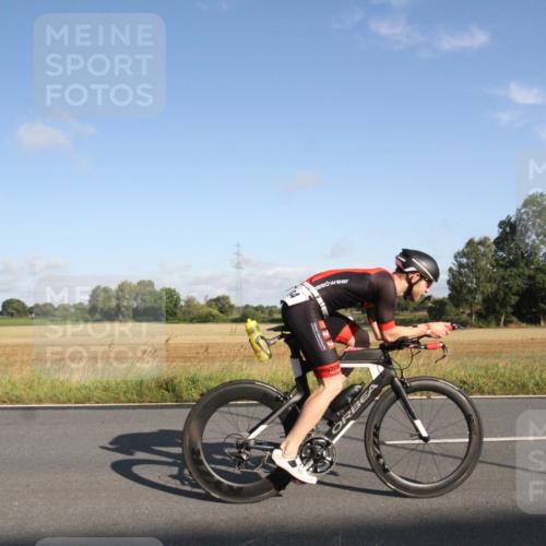 25.08.2024 - Elbe Triathlon Hamburg Fuchs,  Jonas http://msf.ph/oto/6829368 25.08.2024 09:08:34 Radfahren 184, 174, 75 meine-sportfotos.de