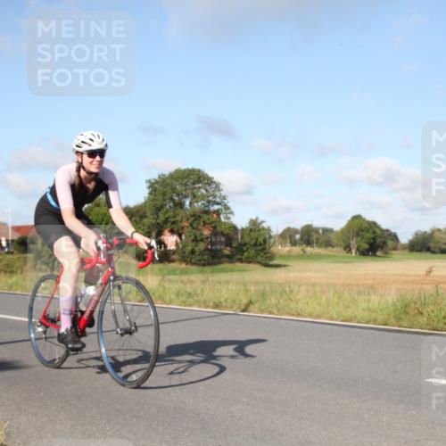 25.08.2024 - Elbe Triathlon Hamburg Fuchs,  Jonas http://msf.ph/oto/6829369 25.08.2024 09:41:59 Radfahren 409, 484, 508, 434, 544 meine-sportfotos.de