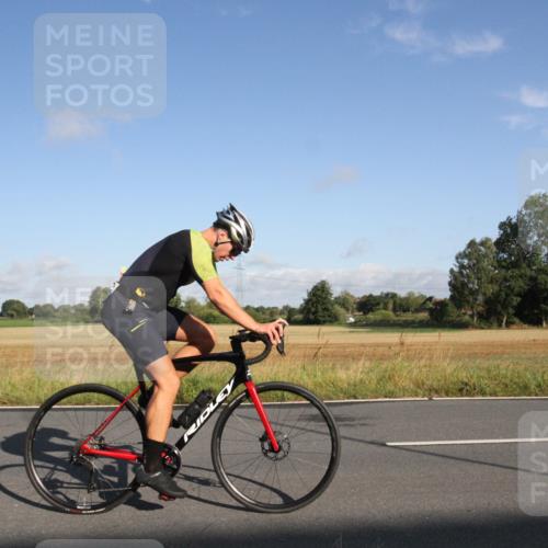25.08.2024 - Elbe Triathlon Hamburg Fuchs,  Jonas http://msf.ph/oto/6829388 25.08.2024 09:08:45 Radfahren 75, 117, 91, 211, 205, 266, 179 meine-sportfotos.de