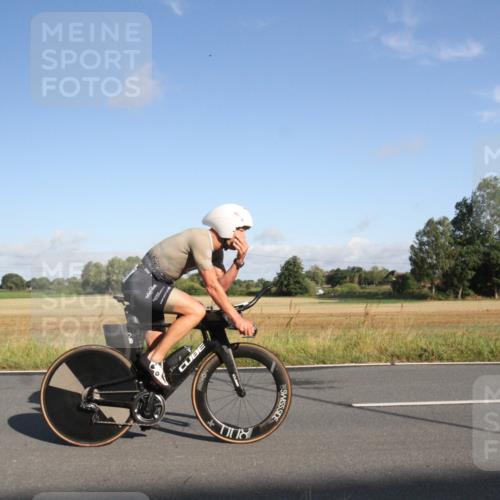 25.08.2024 - Elbe Triathlon Hamburg Fuchs,  Jonas http://msf.ph/oto/6829445 25.08.2024 09:09:13 Radfahren 278, 161, 105, 142, 261 meine-sportfotos.de