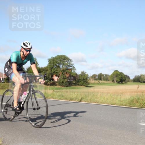 25.08.2024 - Elbe Triathlon Hamburg Fuchs,  Jonas http://msf.ph/oto/6829446 25.08.2024 09:42:37 Radfahren 372, 378, 215, 157, 525, 543 meine-sportfotos.de