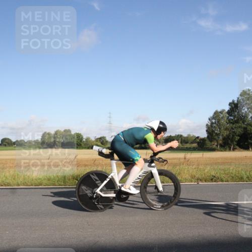 25.08.2024 - Elbe Triathlon Hamburg Fuchs,  Jonas http://msf.ph/oto/6829468 25.08.2024 09:09:23 Radfahren 261, 121, 141, 46, 303, 198 meine-sportfotos.de