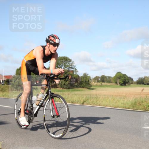25.08.2024 - Elbe Triathlon Hamburg Fuchs,  Jonas http://msf.ph/oto/6829479 25.08.2024 09:43:12 Radfahren 468, 376, 417, 150, 243, 507, 317 meine-sportfotos.de