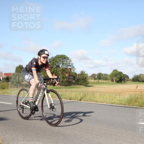 25.08.2024 - Elbe Triathlon Hamburg Fuchs,  Jonas http://msf.ph/oto/6829488 25.08.2024 09:43:16 Radfahren 376, 417, 150, 243, 507, 317, 530, 165, 411 meine-sportfotos.de