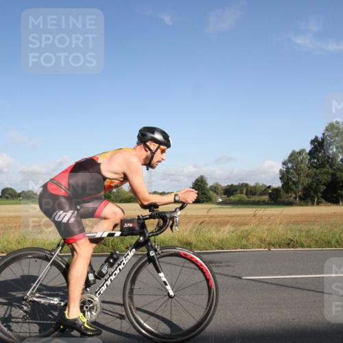 25.08.2024 - Elbe Triathlon Hamburg Fuchs,  Jonas http://msf.ph/oto/6829494 25.08.2024 09:09:59 Radfahren 45, 76, 202 meine-sportfotos.de