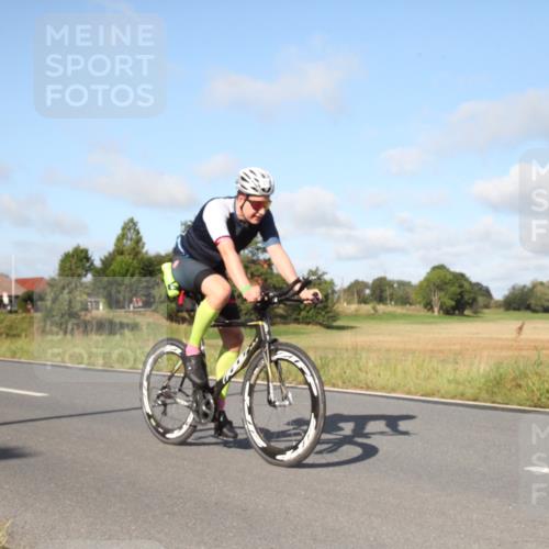 25.08.2024 - Elbe Triathlon Hamburg Fuchs,  Jonas http://msf.ph/oto/6829501 25.08.2024 09:43:19 Radfahren 417, 150, 243, 507, 317, 530, 165, 411, 446 meine-sportfotos.de