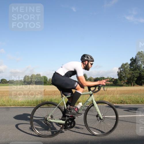 25.08.2024 - Elbe Triathlon Hamburg Fuchs,  Jonas http://msf.ph/oto/6829513 25.08.2024 09:10:09 Radfahren 202, 95, 166, 64, 248, 60 meine-sportfotos.de