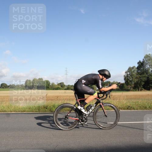 25.08.2024 - Elbe Triathlon Hamburg Fuchs,  Jonas http://msf.ph/oto/6829520 25.08.2024 09:10:20 Radfahren 35, 158, 258 meine-sportfotos.de