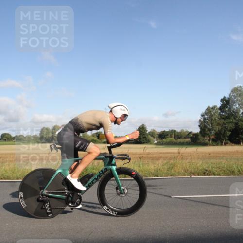 25.08.2024 - Elbe Triathlon Hamburg Fuchs,  Jonas http://msf.ph/oto/6829561 25.08.2024 09:10:58 Radfahren 238, 97, 284, 210 meine-sportfotos.de