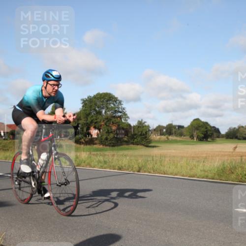 25.08.2024 - Elbe Triathlon Hamburg Fuchs,  Jonas http://msf.ph/oto/6829610 25.08.2024 09:44:49 Radfahren 330, 168, 211, 450 meine-sportfotos.de