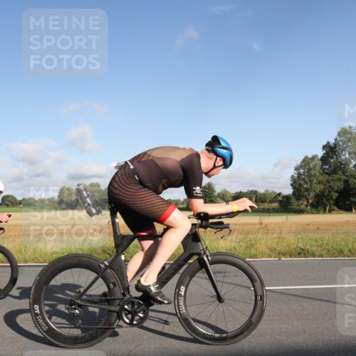 25.08.2024 - Elbe Triathlon Hamburg Fuchs,  Jonas http://msf.ph/oto/6829611 25.08.2024 09:11:41 Radfahren 61, 293, 193, 87, 52, 157, 252 meine-sportfotos.de