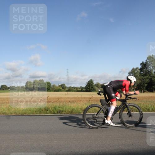 25.08.2024 - Elbe Triathlon Hamburg Fuchs,  Jonas http://msf.ph/oto/6829613 25.08.2024 09:11:41 Radfahren 61, 293, 193, 87, 52, 157, 252 meine-sportfotos.de
