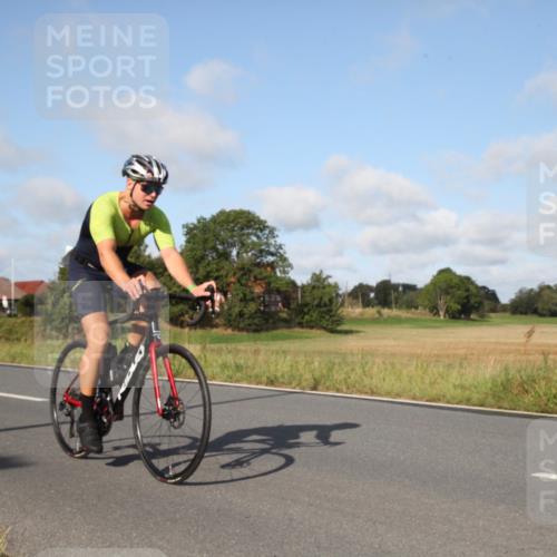 25.08.2024 - Elbe Triathlon Hamburg Fuchs,  Jonas http://msf.ph/oto/6829616 25.08.2024 09:44:53 Radfahren 330, 168, 211, 450, 154, 512 meine-sportfotos.de