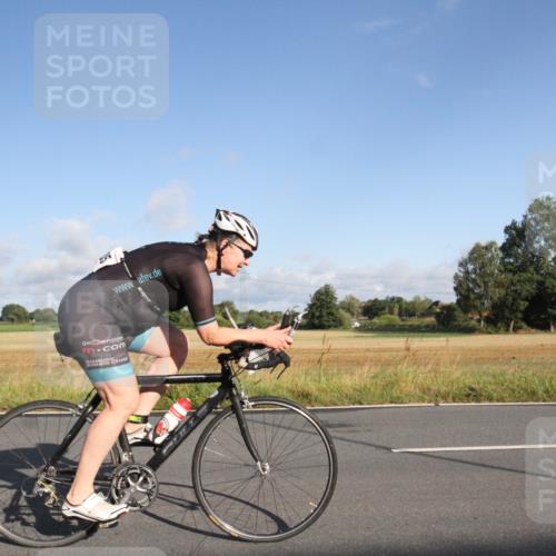 25.08.2024 - Elbe Triathlon Hamburg Fuchs,  Jonas http://msf.ph/oto/6829646 25.08.2024 09:12:03 Radfahren 194, 43, 135 meine-sportfotos.de
