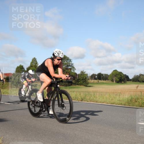 25.08.2024 - Elbe Triathlon Hamburg Fuchs,  Jonas http://msf.ph/oto/6829655 25.08.2024 09:45:14 Radfahren 438, 152, 469, 550, 274, 551, 254, 385, 407, 345 meine-sportfotos.de