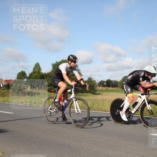 25.08.2024 - Elbe Triathlon Hamburg Fuchs,  Jonas http://msf.ph/oto/6829658 25.08.2024 09:45:14 Radfahren 438, 152, 469, 550, 274, 551, 254, 385, 407, 345 meine-sportfotos.de