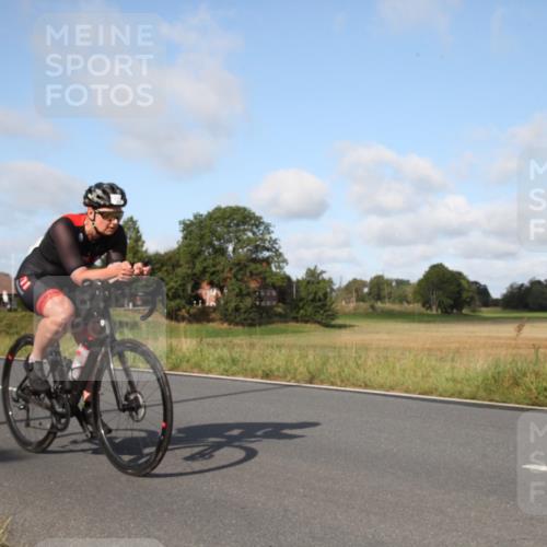 25.08.2024 - Elbe Triathlon Hamburg Fuchs,  Jonas http://msf.ph/oto/6829694 25.08.2024 09:45:26 Radfahren 345, 475, 305, 495, 355, 401, 131, 138 meine-sportfotos.de