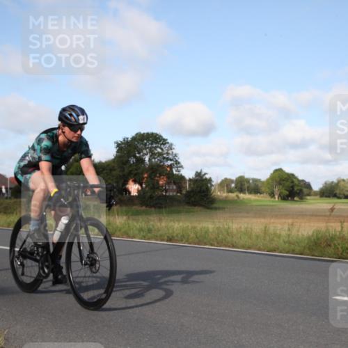 25.08.2024 - Elbe Triathlon Hamburg Fuchs,  Jonas http://msf.ph/oto/6829732 25.08.2024 09:45:49 Radfahren 391, 483, 547, 214, 137, 514, 476, 418 meine-sportfotos.de