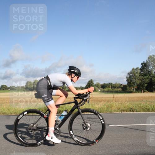 25.08.2024 - Elbe Triathlon Hamburg Fuchs,  Jonas http://msf.ph/oto/6829747 25.08.2024 09:14:06 Radfahren 286, 33, 317, 137, 114, 163, 385 meine-sportfotos.de