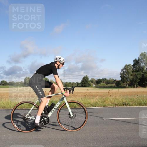 25.08.2024 - Elbe Triathlon Hamburg Fuchs,  Jonas http://msf.ph/oto/6829806 25.08.2024 09:14:34 Radfahren 90, 136, 403, 250 meine-sportfotos.de