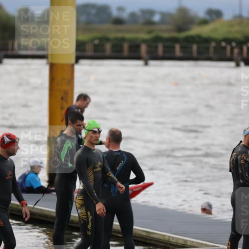 25.08.2024 - Elbe Triathlon Hamburg H.Heesch http://msf.ph/oto/6829840 25.08.2024 07:54:36 Schwimmen  meine-sportfotos.de