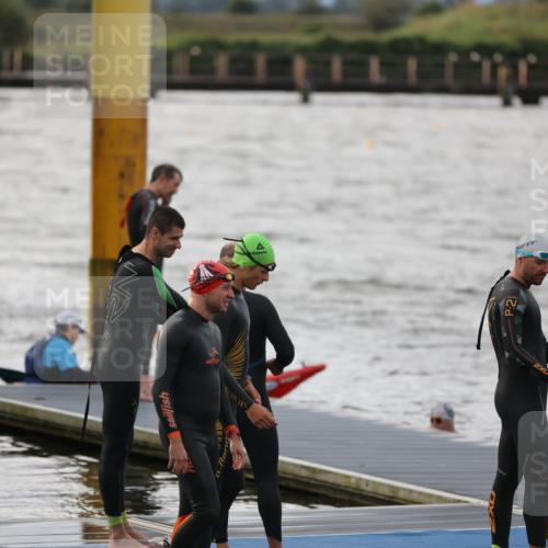 25.08.2024 - Elbe Triathlon Hamburg H.Heesch http://msf.ph/oto/6829848 25.08.2024 07:54:37 Schwimmen  meine-sportfotos.de