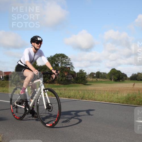 25.08.2024 - Elbe Triathlon Hamburg Fuchs,  Jonas http://msf.ph/oto/6829856 25.08.2024 09:46:54 Radfahren 494, 361, 302, 141 meine-sportfotos.de