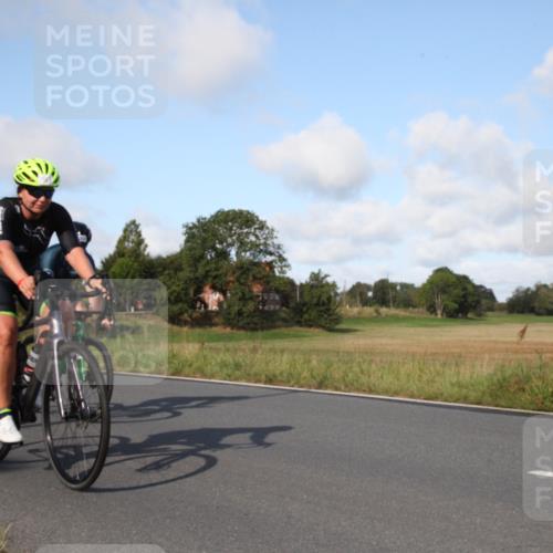 25.08.2024 - Elbe Triathlon Hamburg Fuchs,  Jonas http://msf.ph/oto/6829868 25.08.2024 09:47:00 Radfahren 494, 361, 302, 141 meine-sportfotos.de
