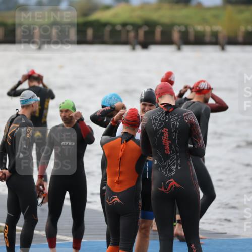 25.08.2024 - Elbe Triathlon Hamburg H.Heesch http://msf.ph/oto/6829884 25.08.2024 07:54:49 Schwimmen  meine-sportfotos.de