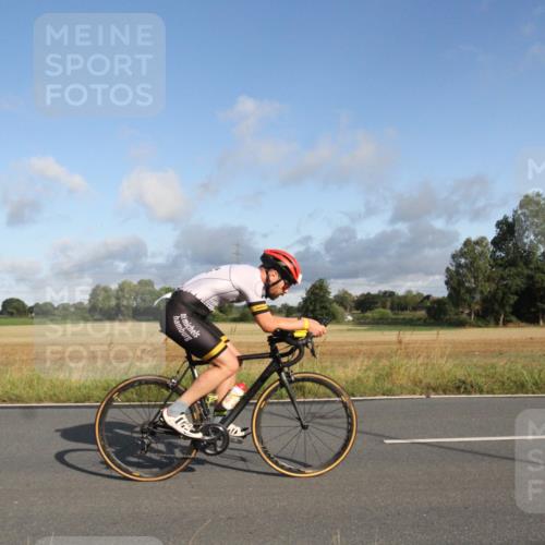 25.08.2024 - Elbe Triathlon Hamburg Fuchs,  Jonas http://msf.ph/oto/6829891 25.08.2024 09:15:36 Radfahren 264, 312, 302, 70, 88, 126 meine-sportfotos.de