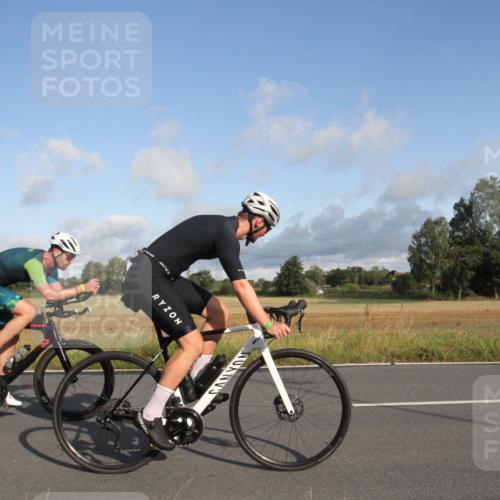 25.08.2024 - Elbe Triathlon Hamburg Fuchs,  Jonas http://msf.ph/oto/6829907 25.08.2024 09:15:48 Radfahren 126, 66, 44, 223, 231, 82 meine-sportfotos.de
