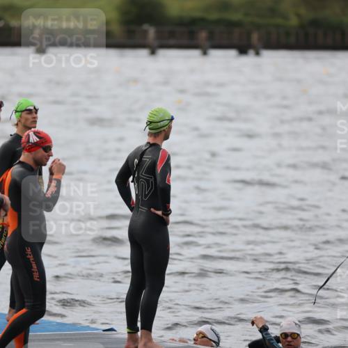 25.08.2024 - Elbe Triathlon Hamburg H.Heesch http://msf.ph/oto/6829923 25.08.2024 07:54:52 Schwimmen  meine-sportfotos.de