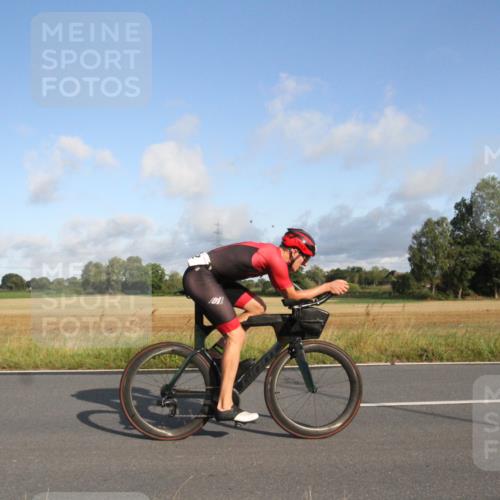 25.08.2024 - Elbe Triathlon Hamburg Fuchs,  Jonas http://msf.ph/oto/6829925 25.08.2024 09:15:54 Radfahren 44, 223, 231, 82, 68 meine-sportfotos.de