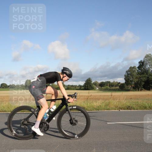 25.08.2024 - Elbe Triathlon Hamburg Fuchs,  Jonas http://msf.ph/oto/6829936 25.08.2024 09:16:02 Radfahren 68, 133, 144, 249 meine-sportfotos.de