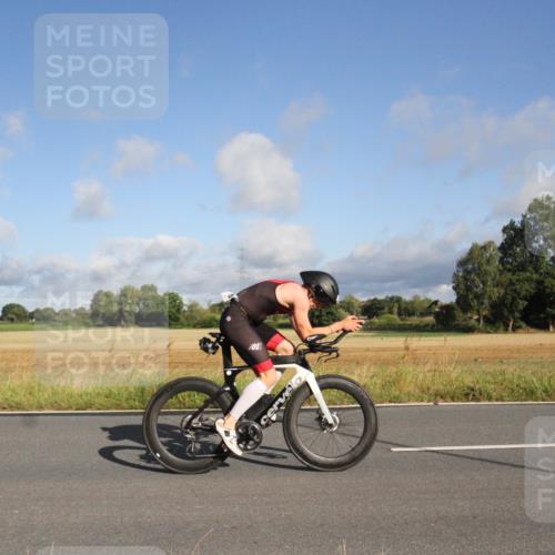 25.08.2024 - Elbe Triathlon Hamburg Fuchs,  Jonas http://msf.ph/oto/6829959 25.08.2024 09:16:20 Radfahren 177, 78, 181, 67, 330, 101 meine-sportfotos.de