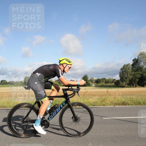 25.08.2024 - Elbe Triathlon Hamburg Fuchs,  Jonas http://msf.ph/oto/6829971 25.08.2024 09:16:24 Radfahren 78, 181, 67, 330, 101, 72 meine-sportfotos.de