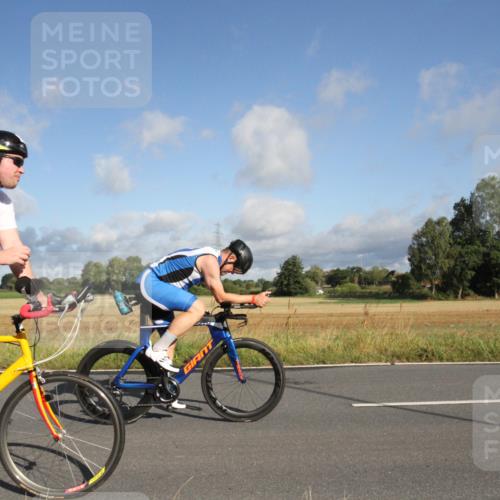 25.08.2024 - Elbe Triathlon Hamburg Fuchs,  Jonas http://msf.ph/oto/6830011 25.08.2024 09:16:36 Radfahren 127, 118, 254, 123, 173, 314 meine-sportfotos.de